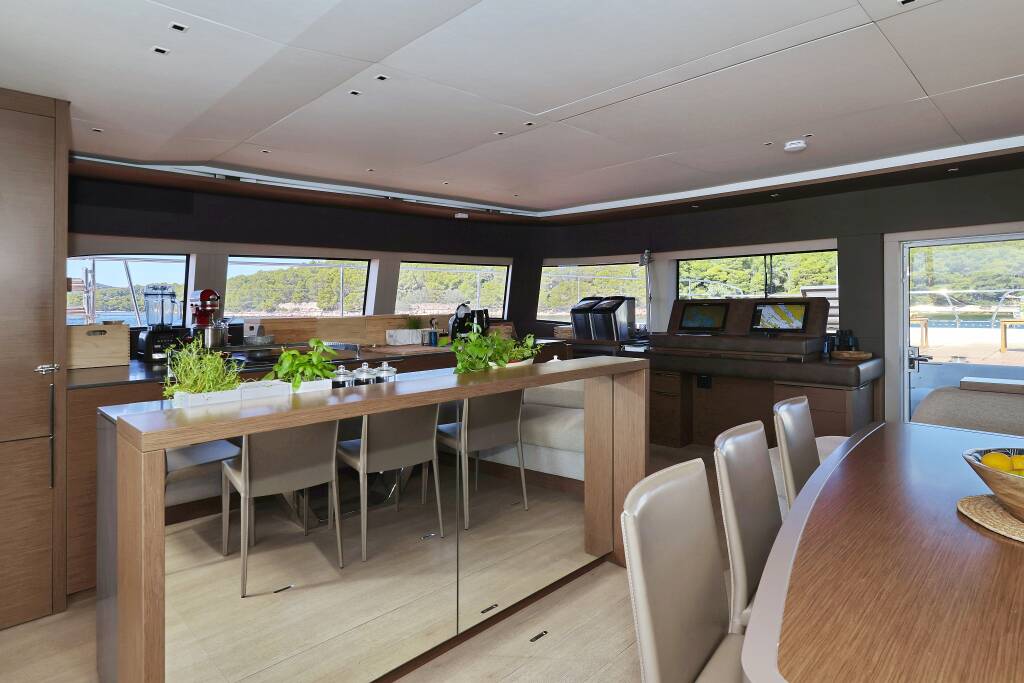 Lagoon Sixty 7 MASTERMIND