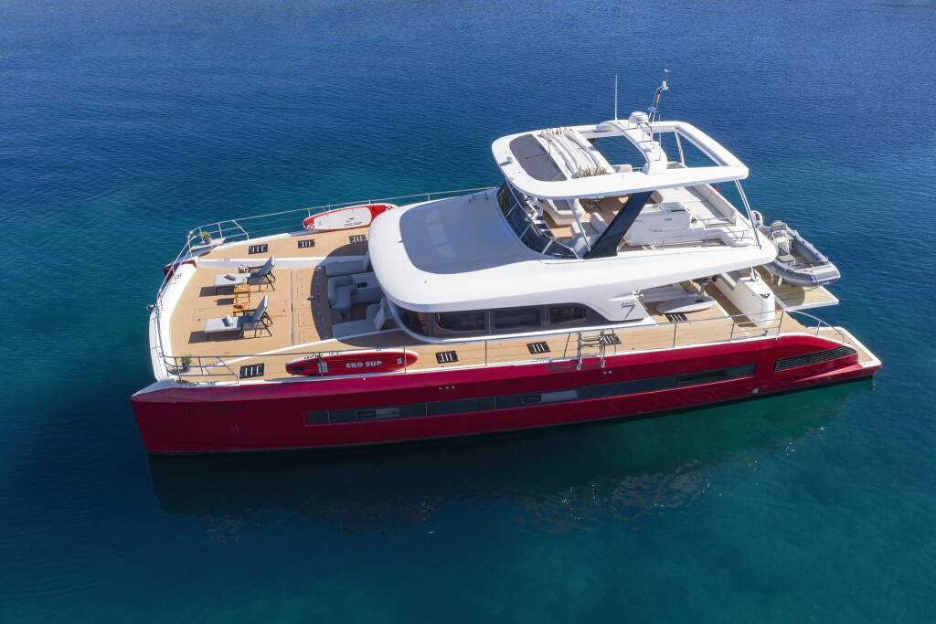 Lagoon Sixty 7 MASTERMIND