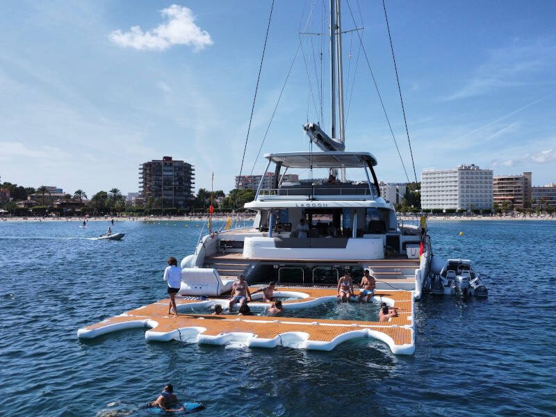 Lagoon Sixty5 TriWing Endor