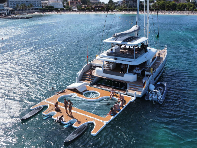 Lagoon Sixty5 TriWing Endor