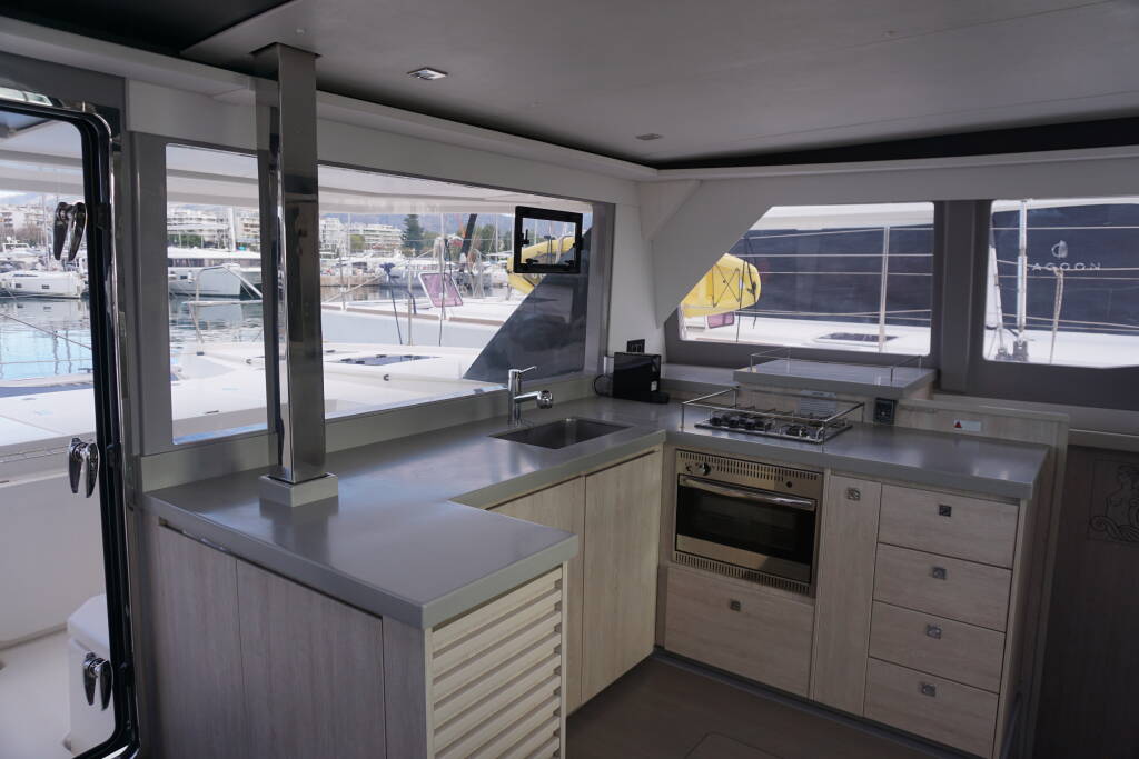 Leopard 45 Marina