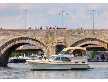 Linssen Grand Sturdy 30.0 AC Mapheri