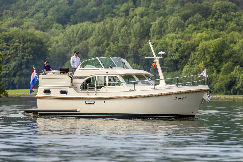 Linssen Grand Sturdy 30.0 AC Mapheri