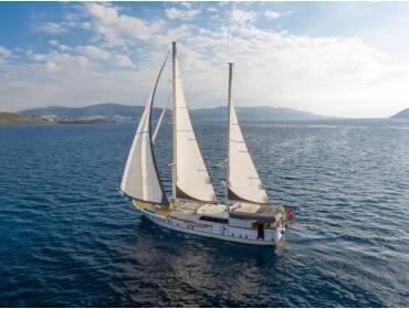 LUCKY YOU MOTORSAILOR LUCKY YOU