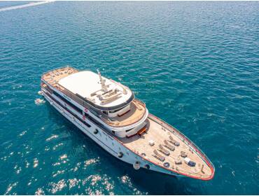 Luxury Motor Yacht • New Star