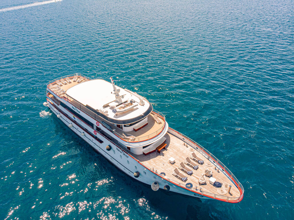 Luxury Motor Yacht New Star