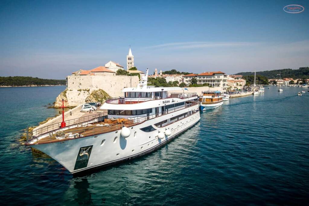 Luxury Motor Yacht Suzana