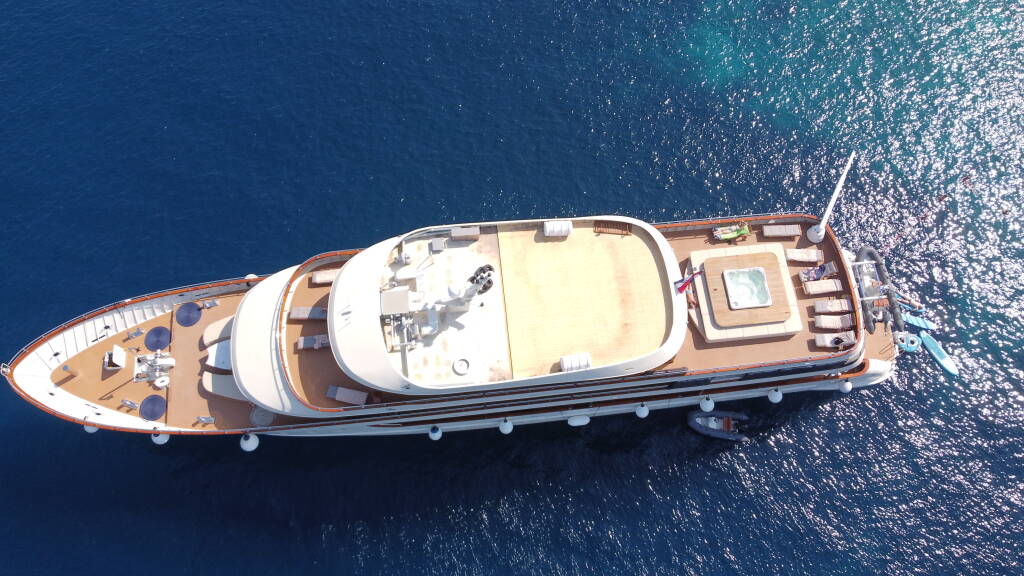 Luxury Motor Yacht Swallow