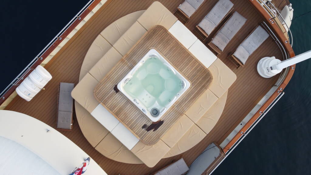Luxury Motor Yacht Swallow