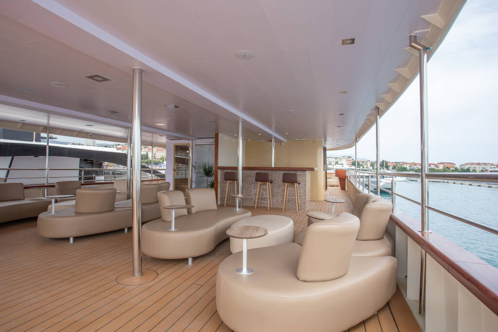 Luxury Motor Yacht Swallow
