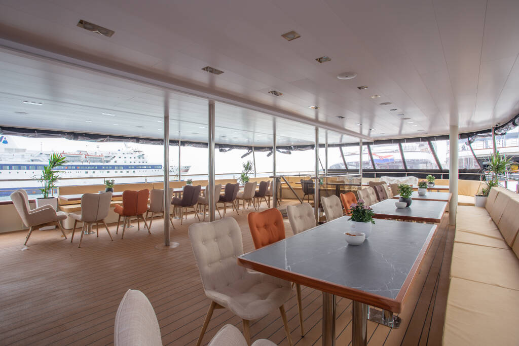 Luxury Motor Yacht Swallow