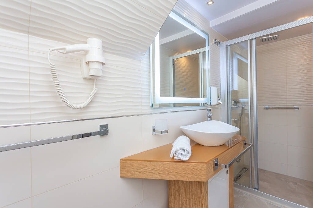 Luxury Motor Yacht Swallow