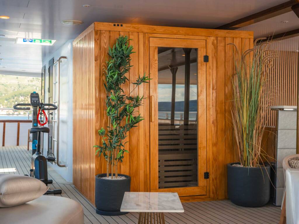 Luxury Motor Yacht Roko
