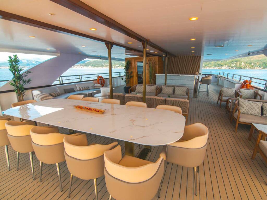 Luxury Motor Yacht Roko
