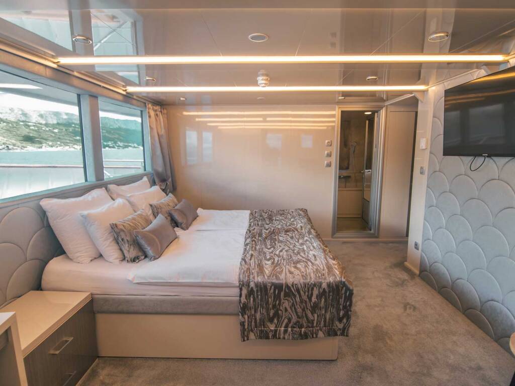 Luxury Motor Yacht Roko