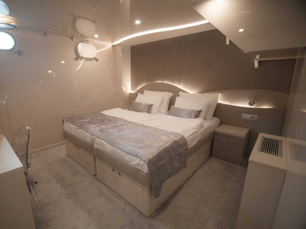 Luxury Motor Yacht Roko
