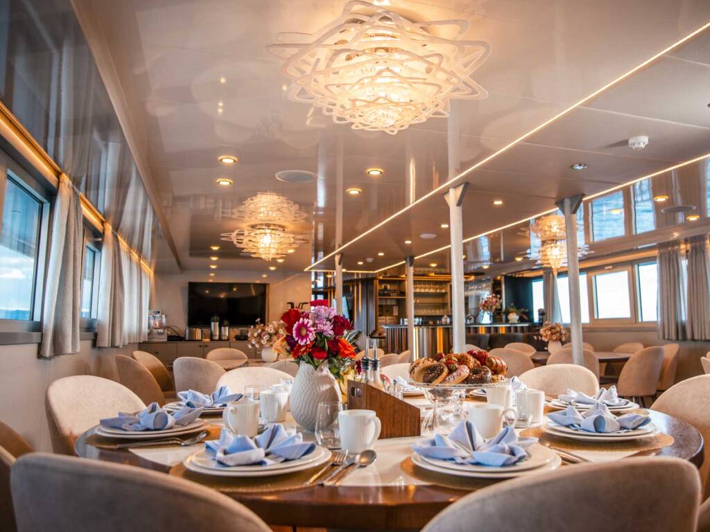 Luxury Motor Yacht Roko