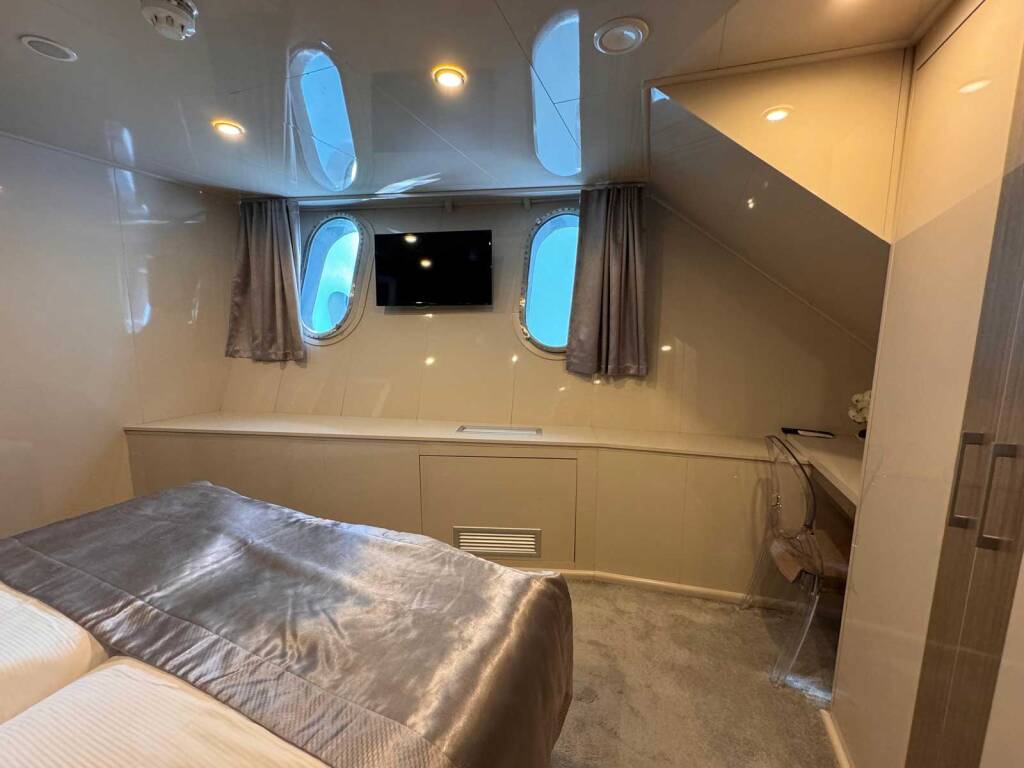 Luxury Motor Yacht Roko
