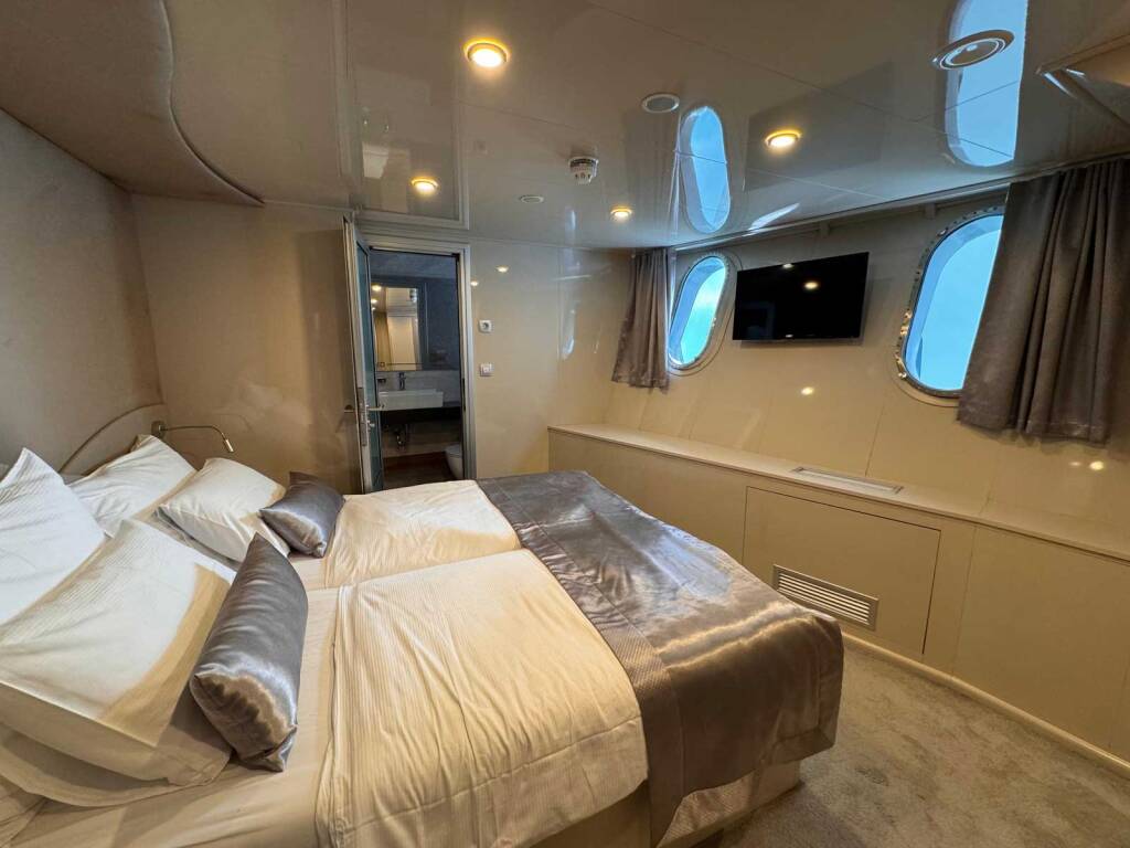 Luxury Motor Yacht Roko