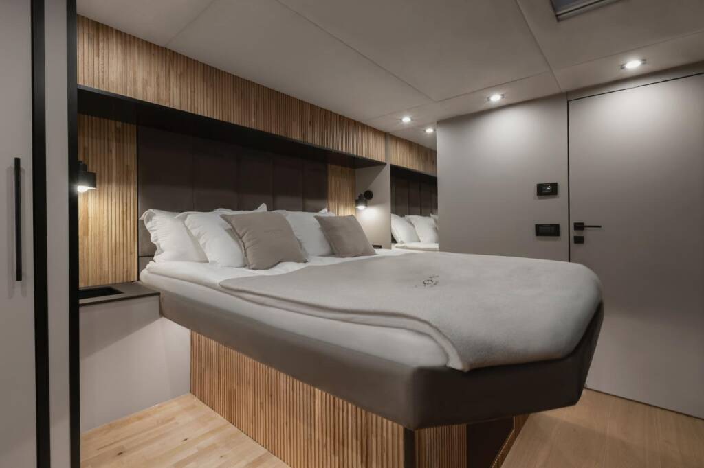 Moon Yacht 60 Moonlight