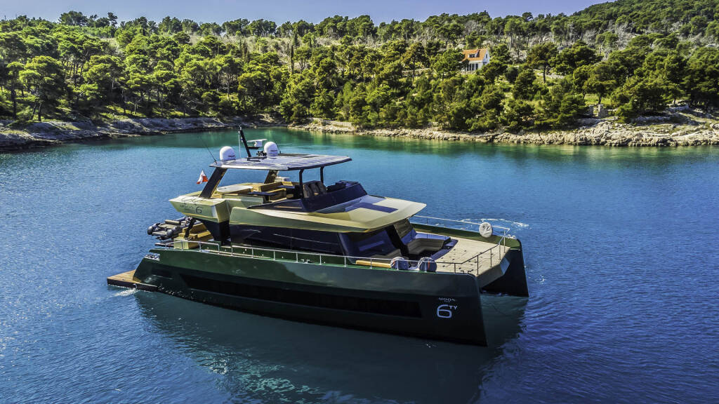 Moon Yacht 60 Over The Moon
