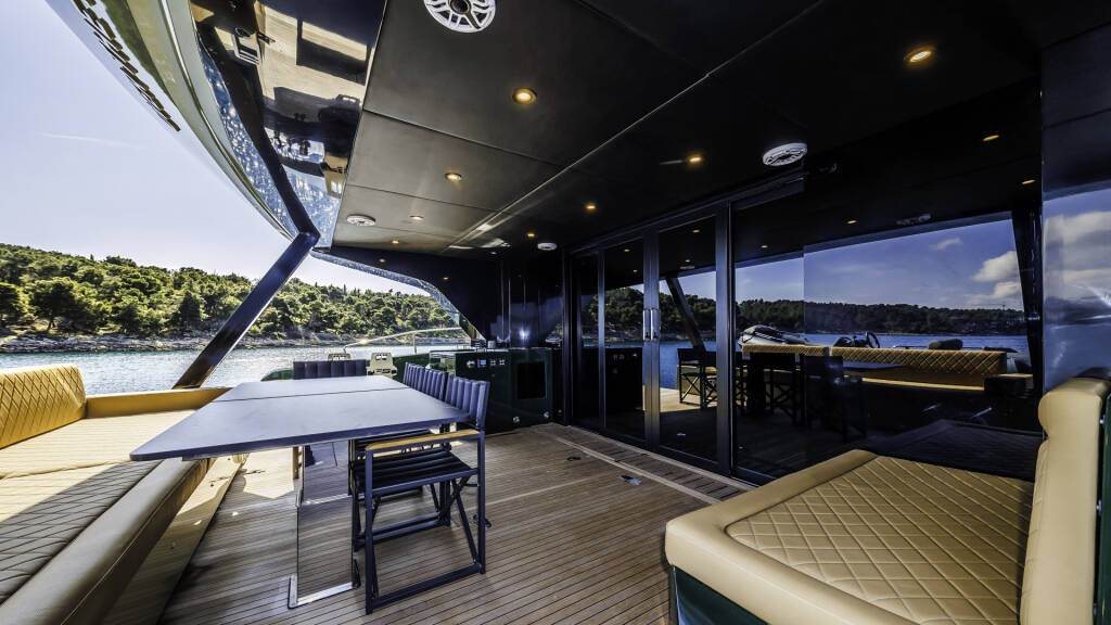 Moon Yacht 60 Over The Moon
