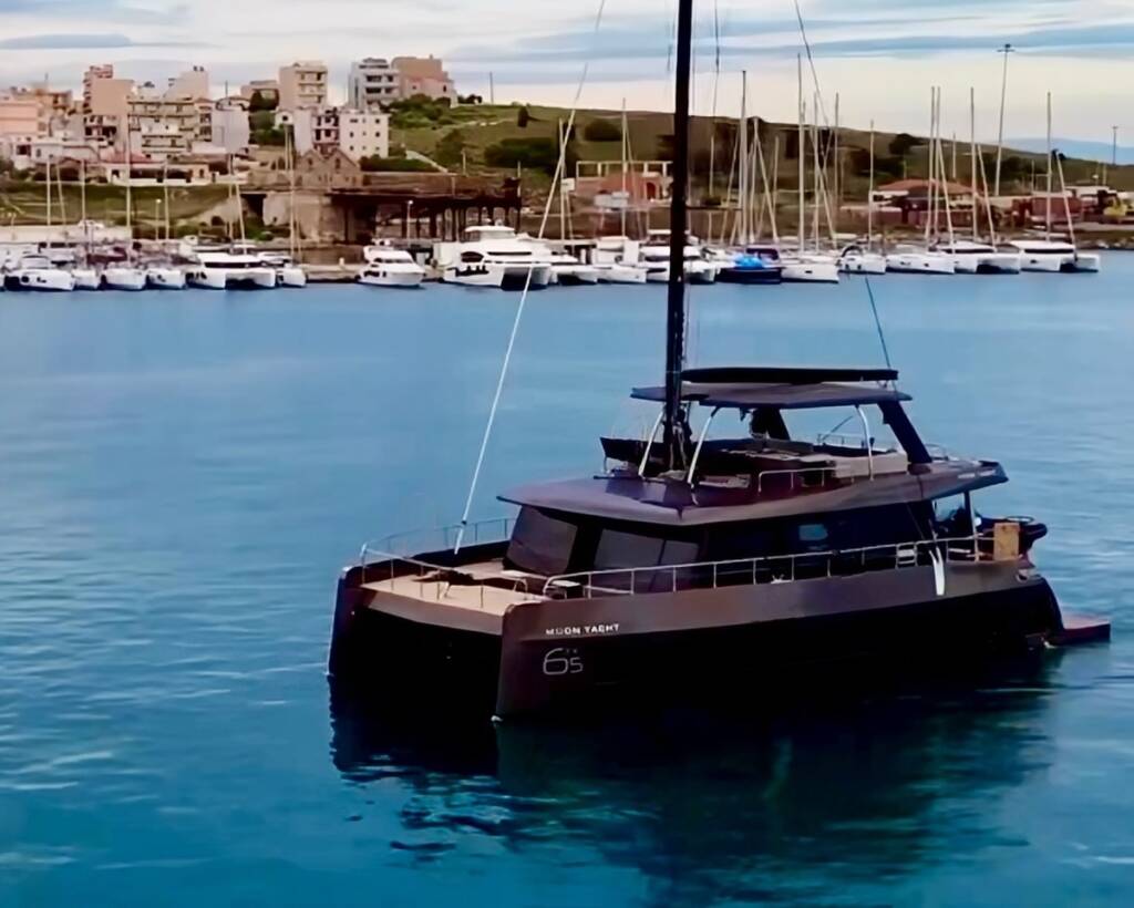 Moon Yacht 65 Honeymoon
