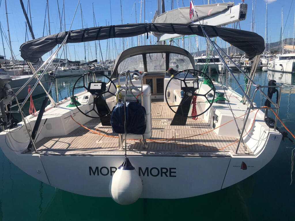 More 55 MORE AMORE