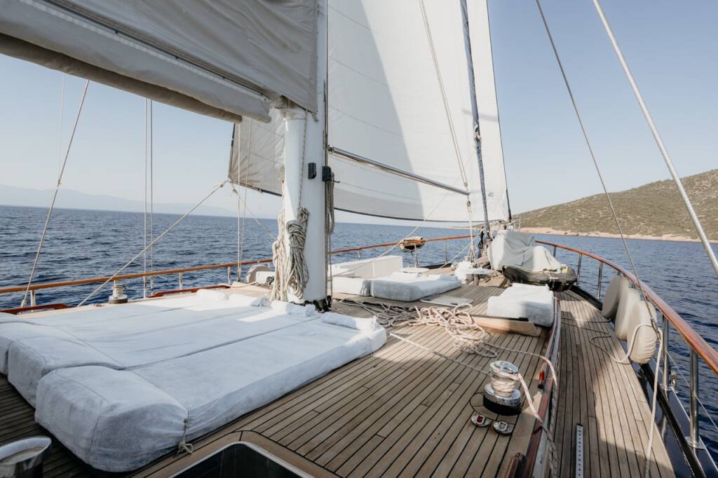 MOTORSAILOR DEA DEL MARE Dea Del Mare