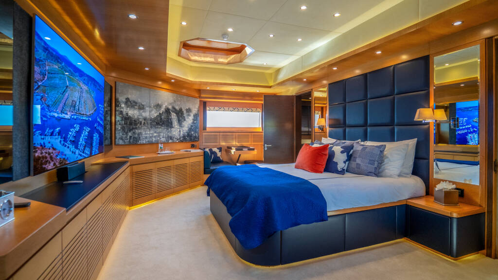 Motoryacht Silent World