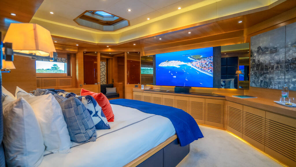 Motoryacht Silent World