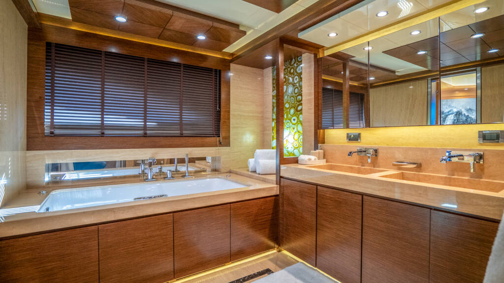 Motoryacht Silent World