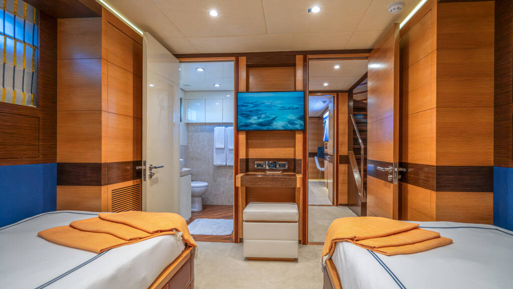 Motoryacht Silent World