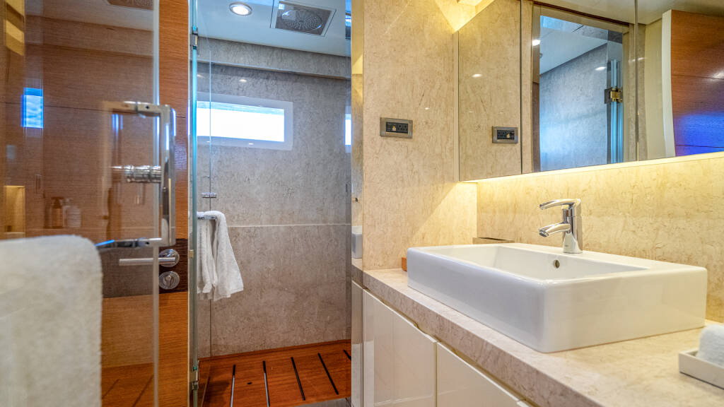 Motoryacht Silent World