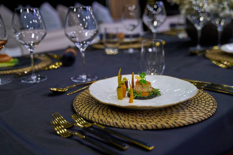 M/S Rara Avis Rara Avis