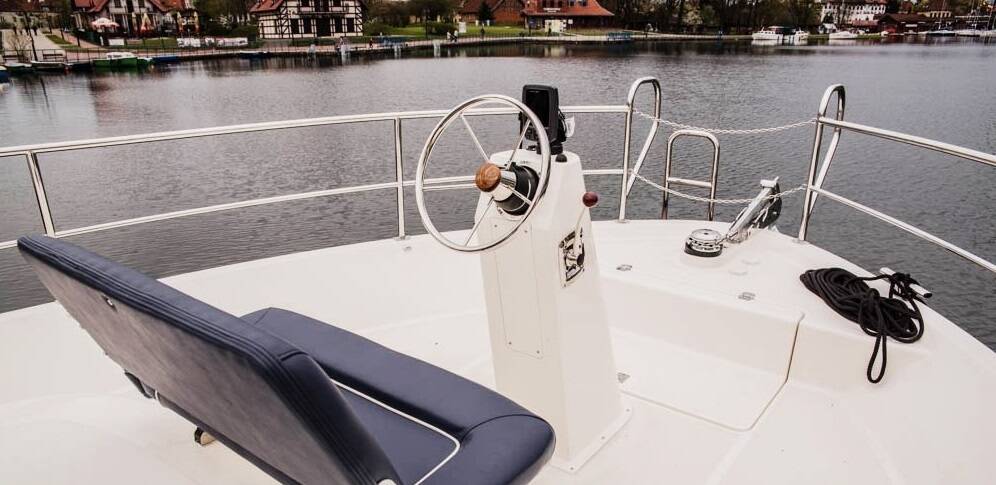 Nautika 1300 LUX Nautika 1300 LUX