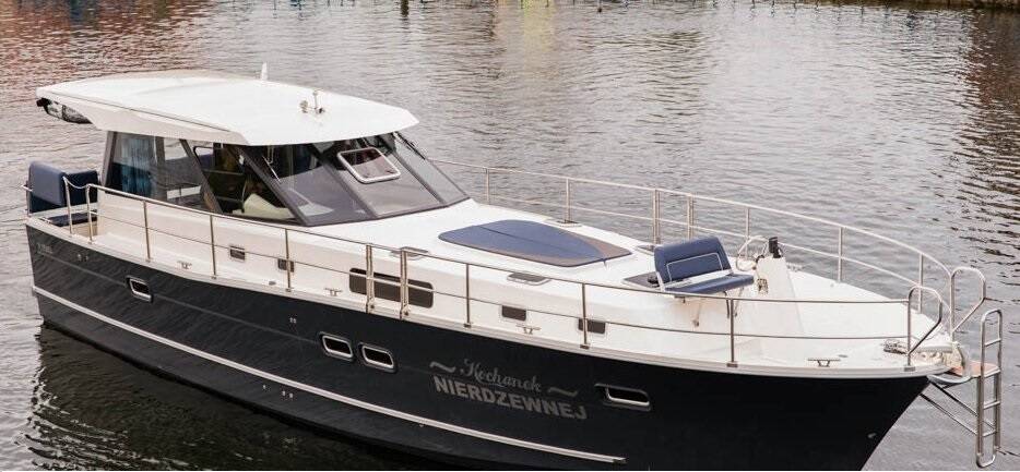 Nautika 1300 LUX Nautika 1300 LUX