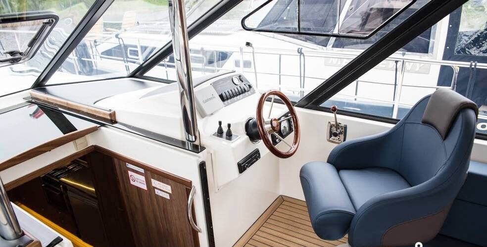 Nautika 1300 LUX Nautika 1300 LUX