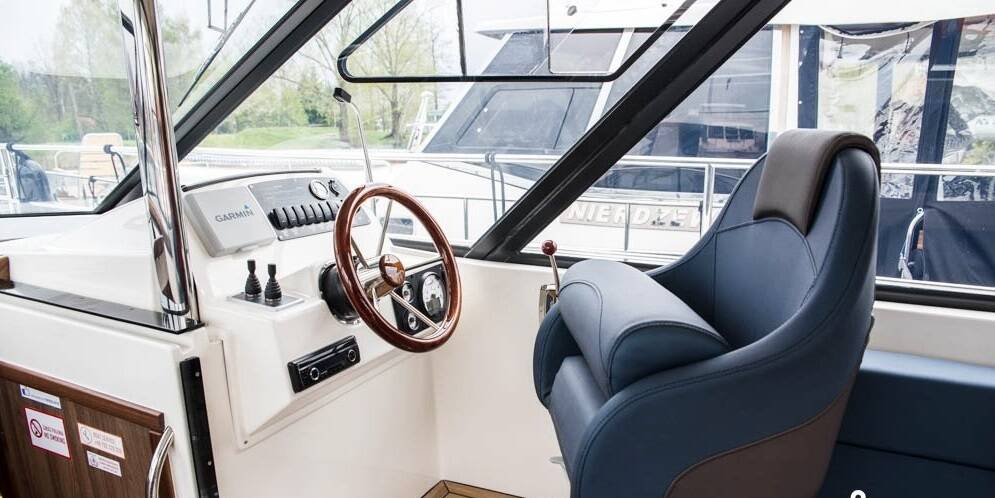 Nautika 1300 LUX Nautika 1300 LUX