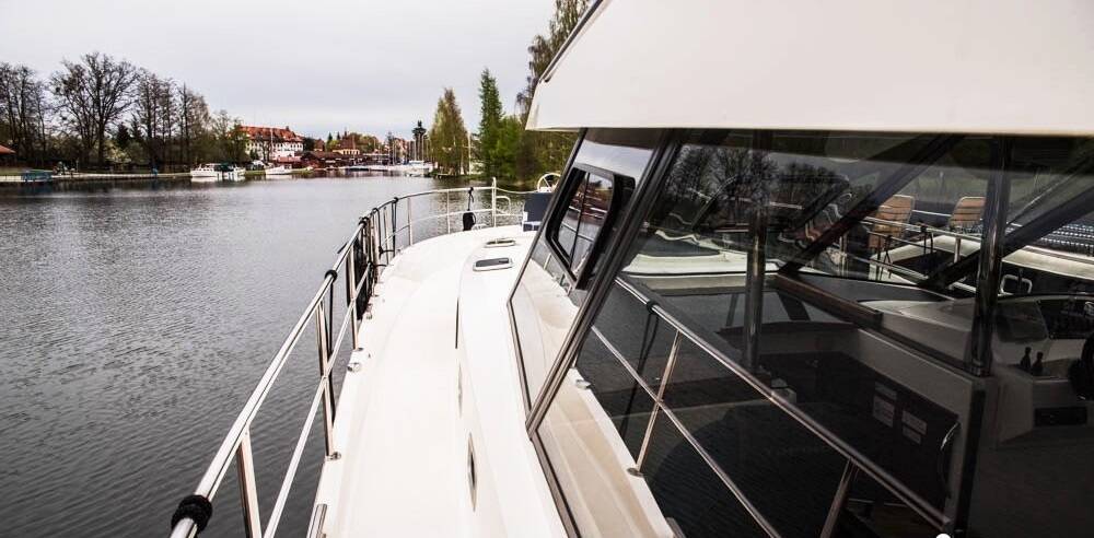 Nautika 1300 LUX Nautika 1300 LUX