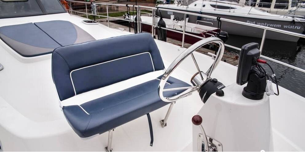 Nautika 1300 LUX Nautika 1300 LUX