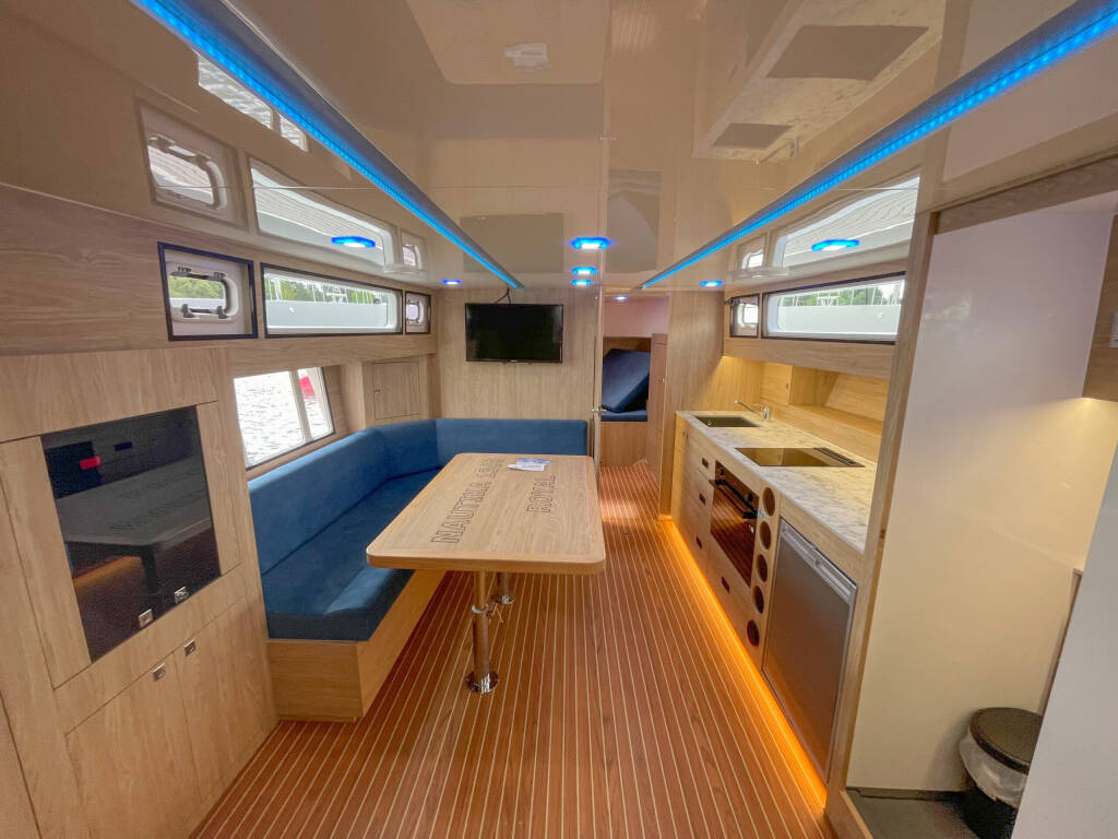 Nautika 1300 ROYAL Nautika 1300 Royal