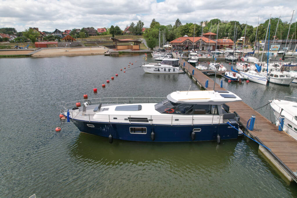 Nautika 1300 ROYAL Nautika 1300 Royal