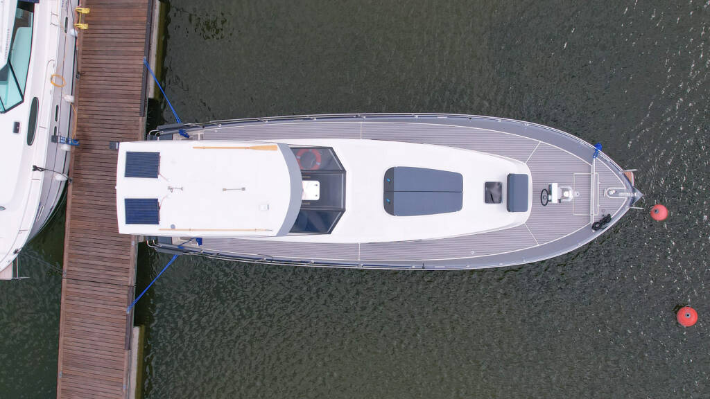 Nautika 1300 ROYAL Nautika 1300 Royal