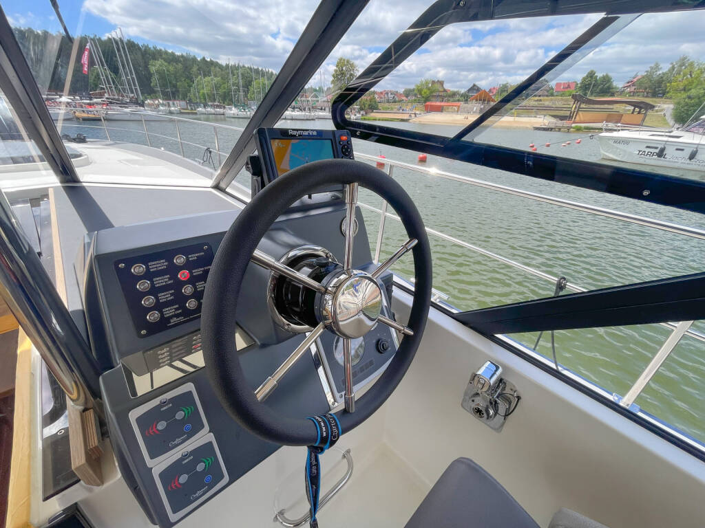 Nautika 1300 ROYAL Nautika 1300 Royal