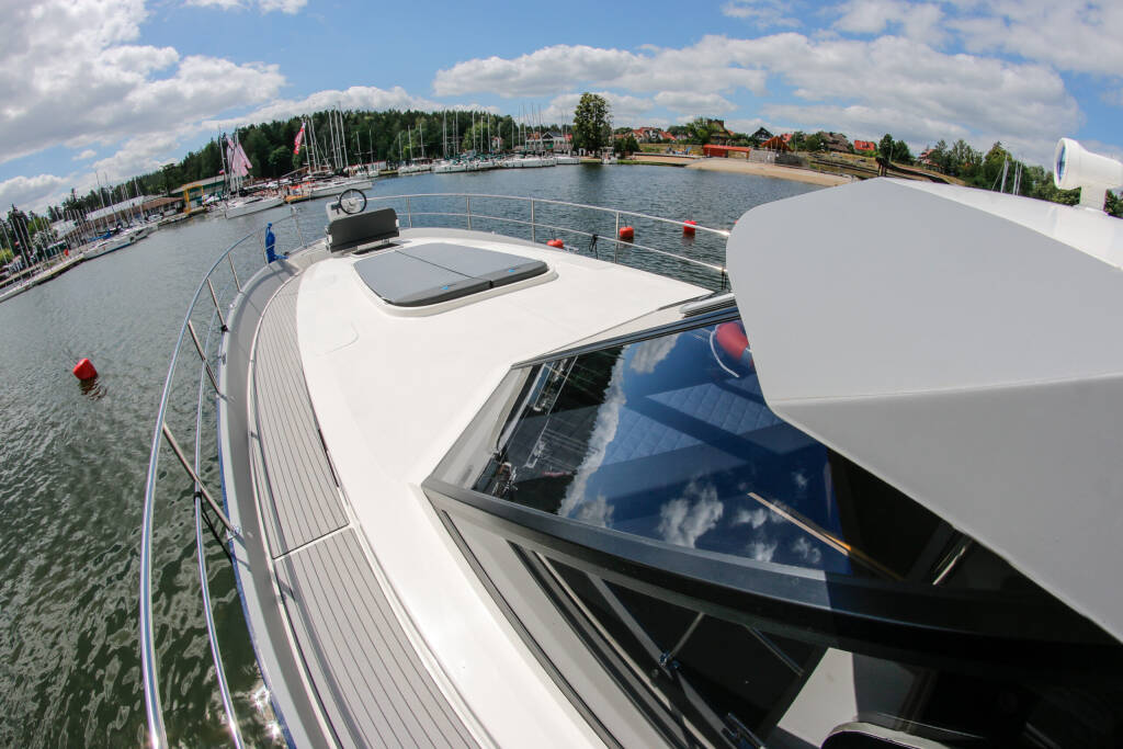 Nautika 1300 ROYAL Nautika 1300 Royal