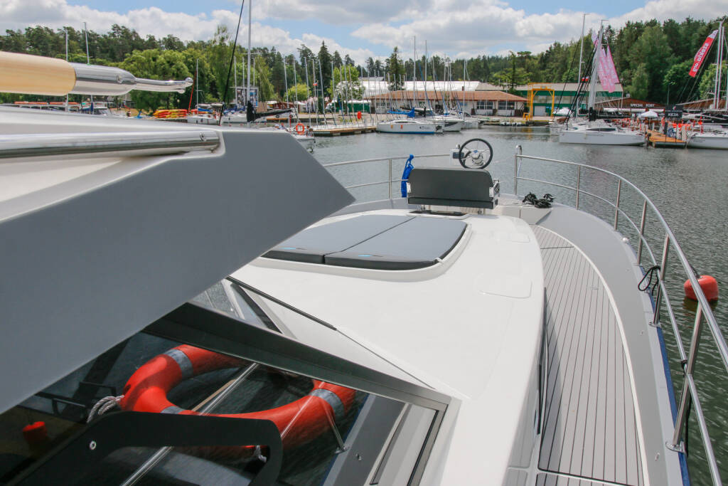 Nautika 1300 ROYAL Nautika 1300 Royal
