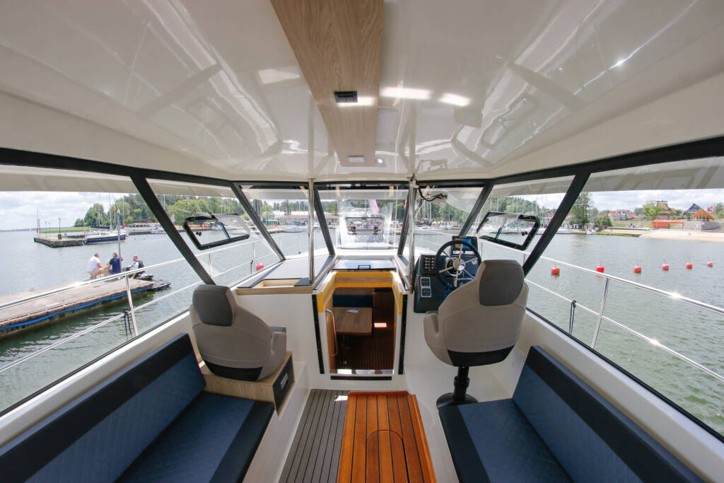 Nautika 1300 ROYAL Nautika 1300 Royal