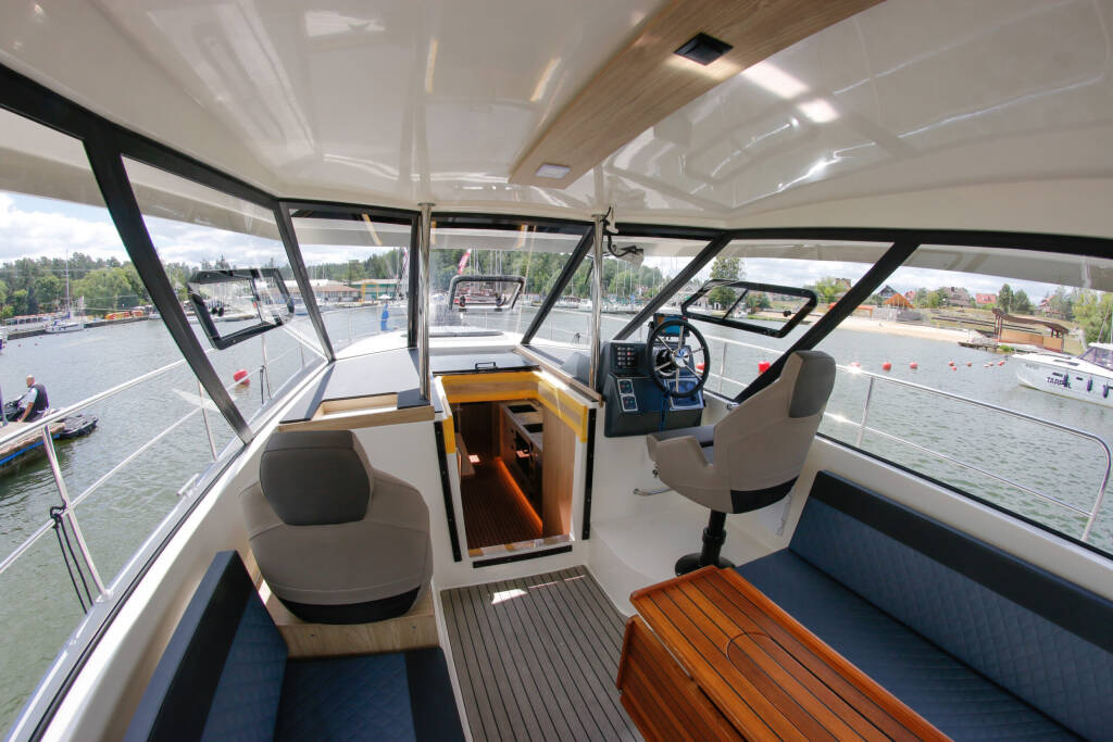 Nautika 1300 ROYAL Nautika 1300 Royal