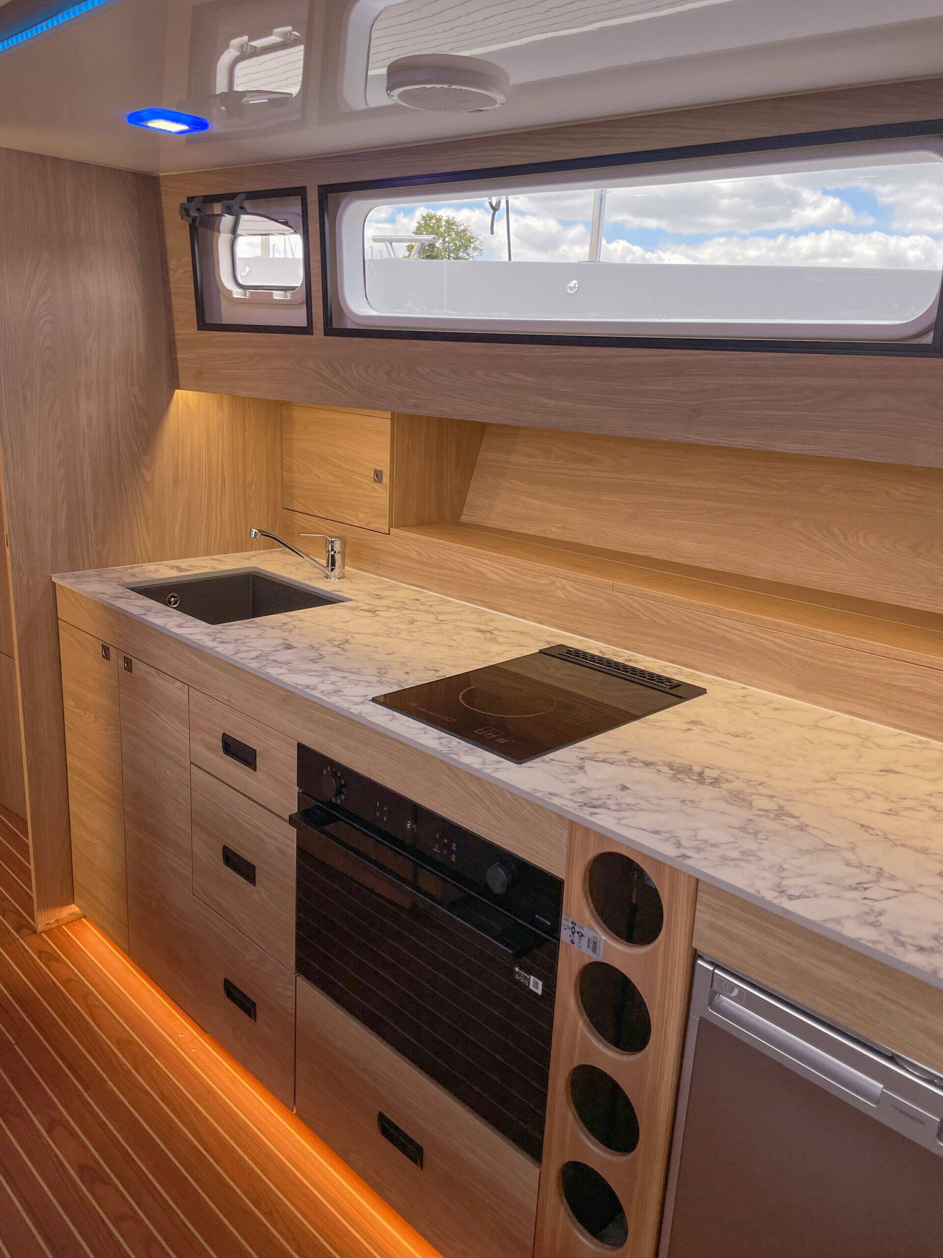 Nautika 1300 ROYAL Nautika 1300 Royal